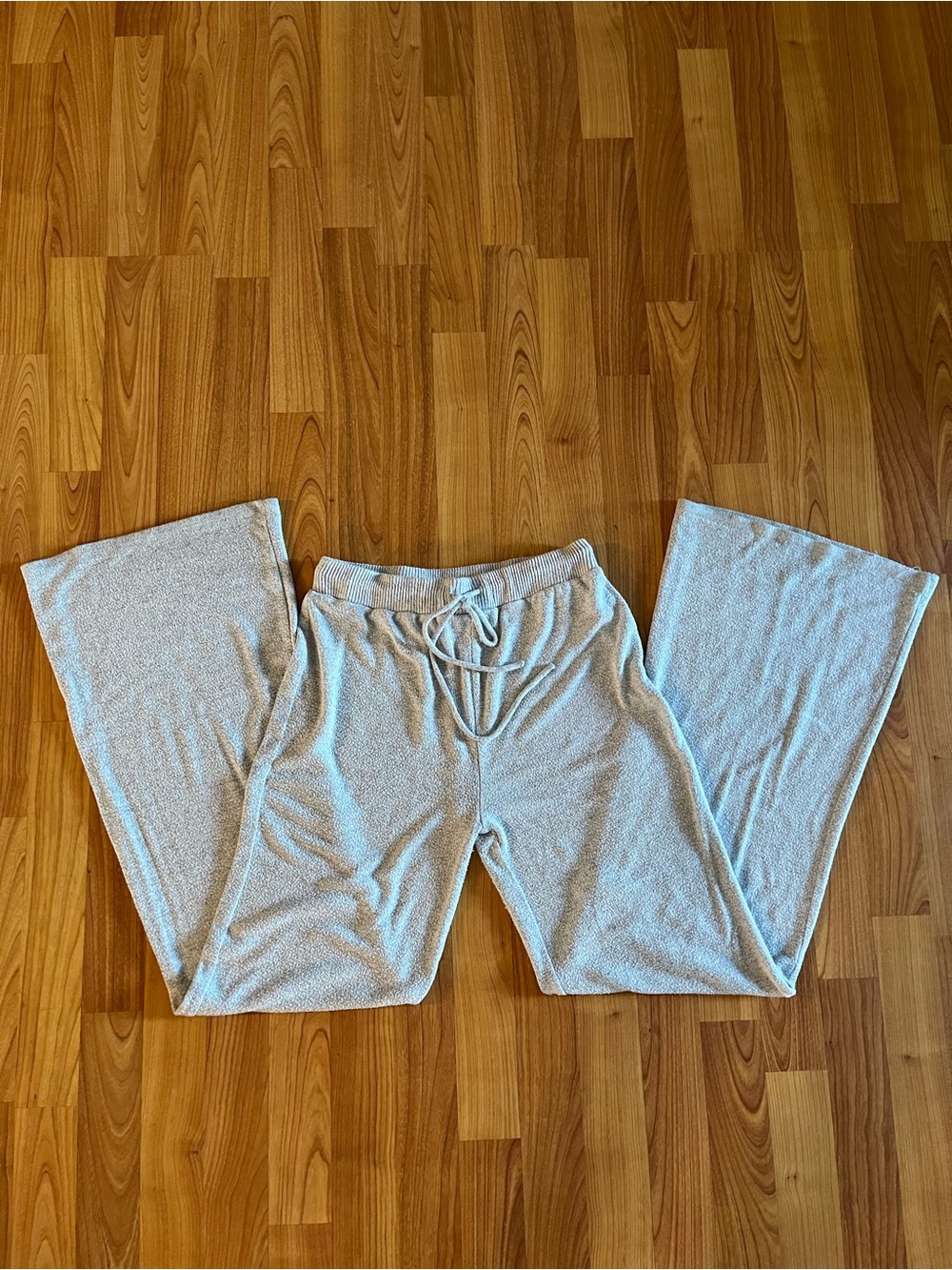 Forever 21 Light Gray women’s lightweight Sweatpants with Drawstring